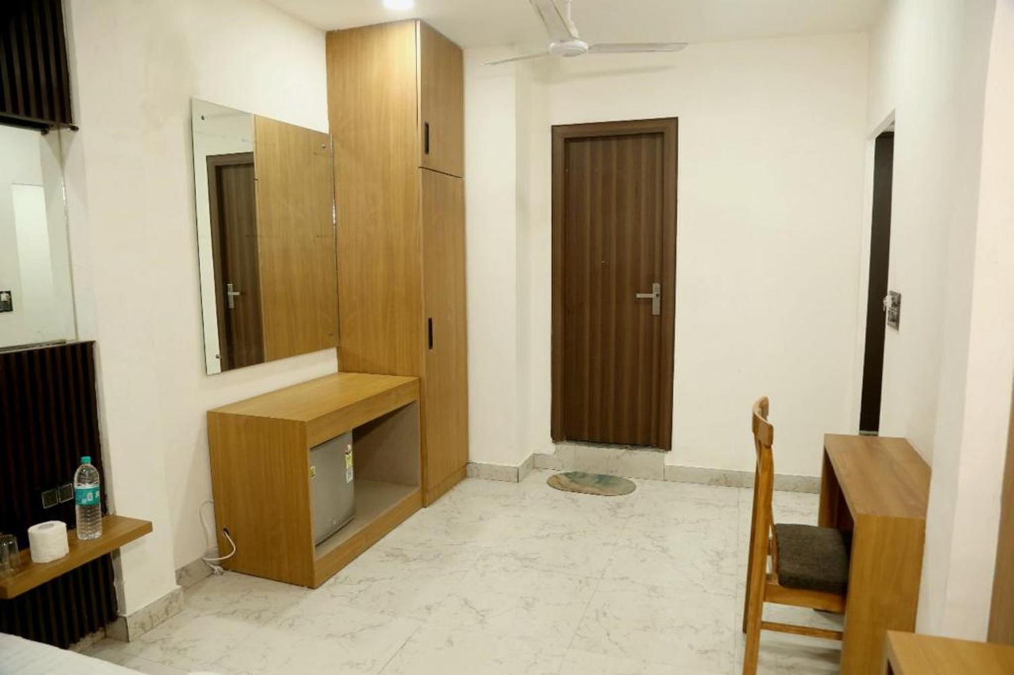 Bunk Hostel Delhi Best Backpacking Accommodation New Delhi Exteriör bild